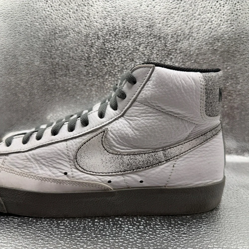 Size 9.5 Nike Blazer Mid 77 Sneakers Mens White Excellent 50 Years of Hip Hop